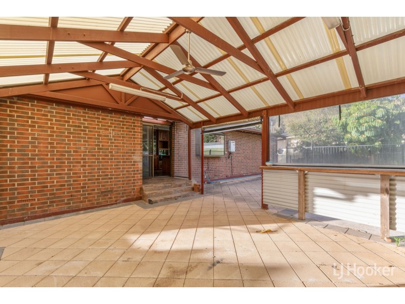 8 Cardnell Crescent, Elizabeth East SA 5112