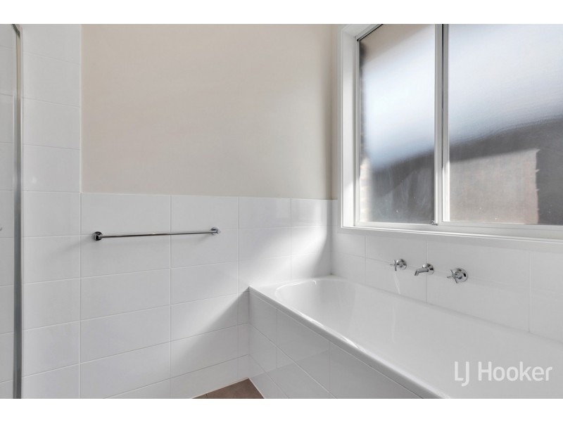 8 Pride Avenue, Munno Para SA 5115