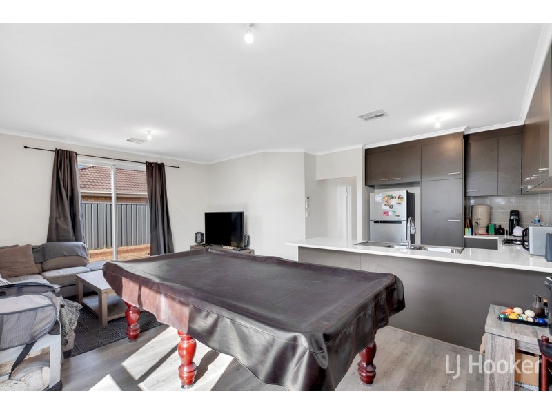 8 Pride Avenue, Munno Para SA 5115