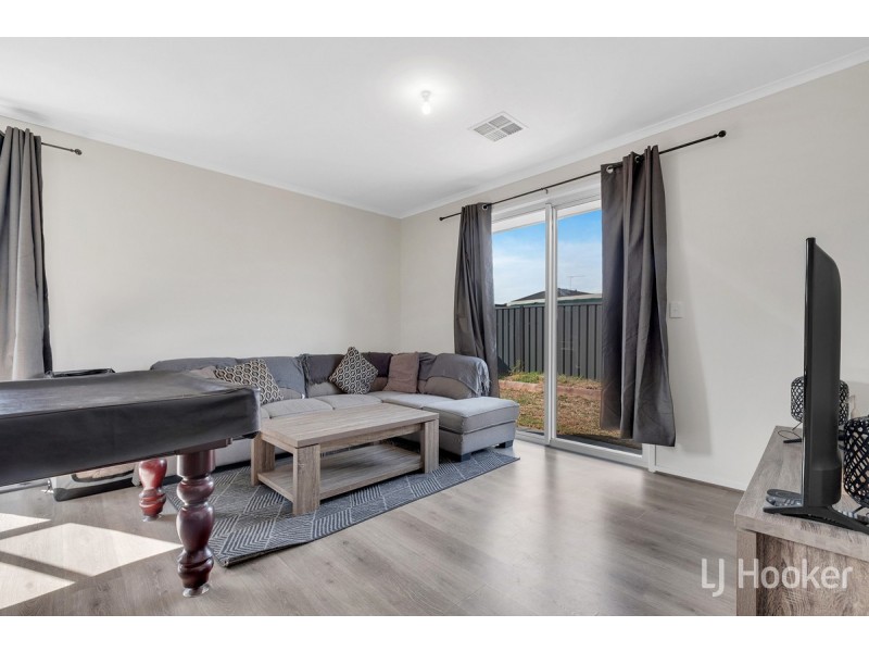 8 Pride Avenue, Munno Para SA 5115