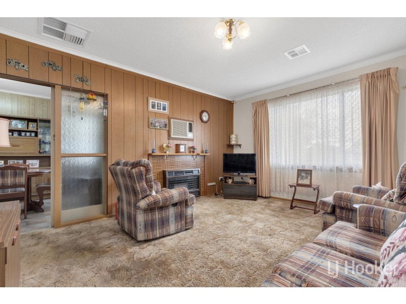 60 St Leonard Crescent, Elizabeth Downs SA 5113