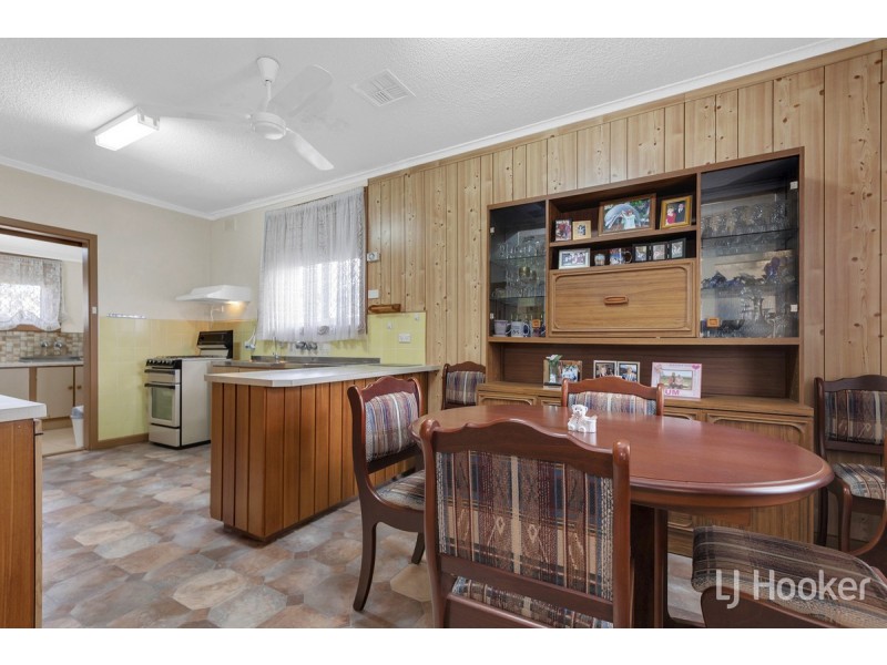 60 St Leonard Crescent, Elizabeth Downs SA 5113