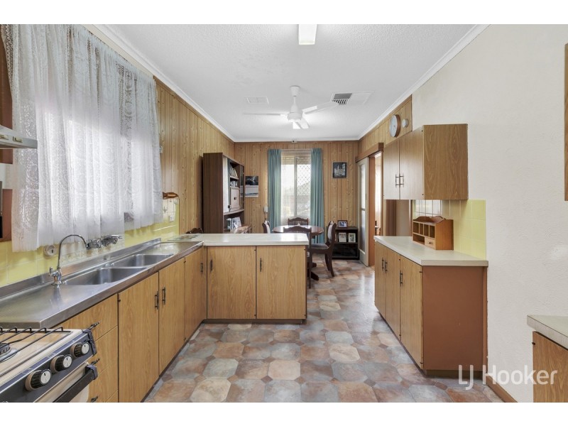 60 St Leonard Crescent, Elizabeth Downs SA 5113