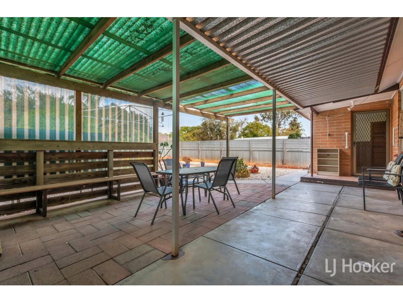 60 St Leonard Crescent, Elizabeth Downs SA 5113