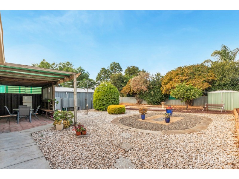 60 St Leonard Crescent, Elizabeth Downs SA 5113