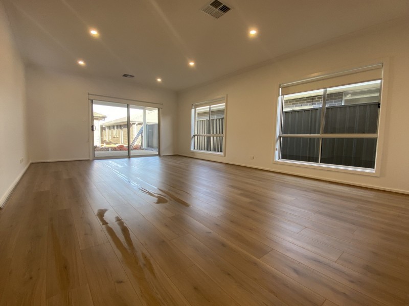 15 Coorong Crescent, Andrews Farm SA 5114