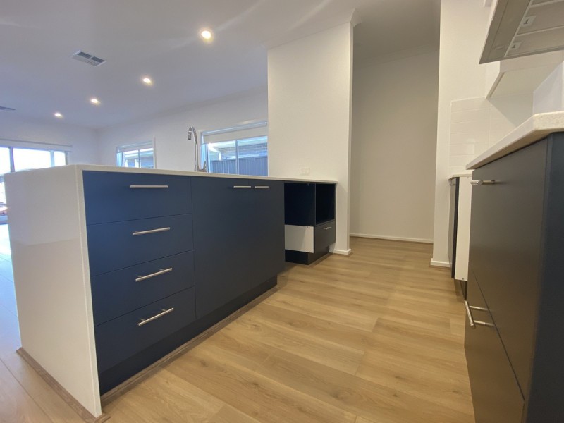 15 Coorong Crescent, Andrews Farm SA 5114