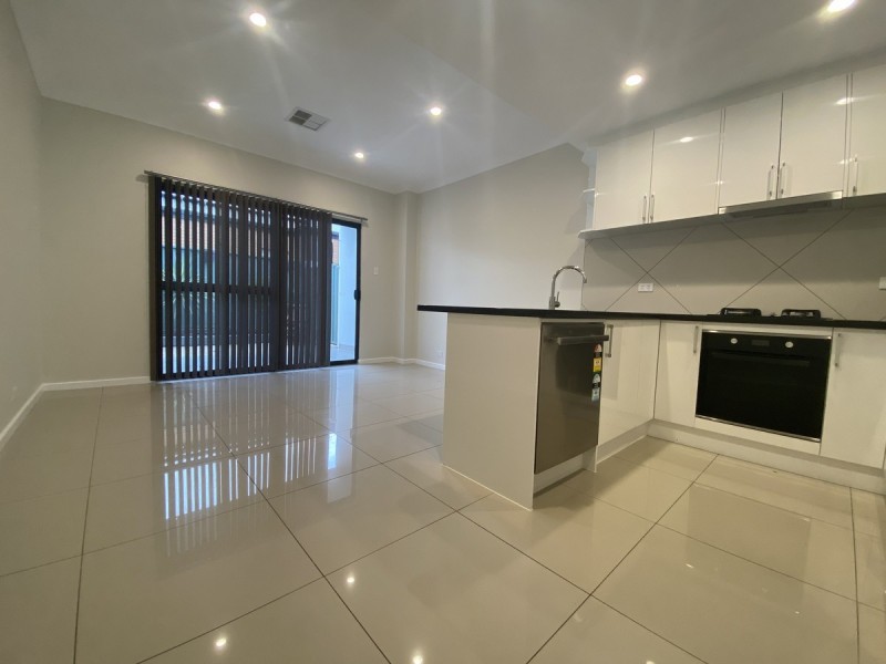 32b Broadwater Crescent, Mawson Lakes SA 5095