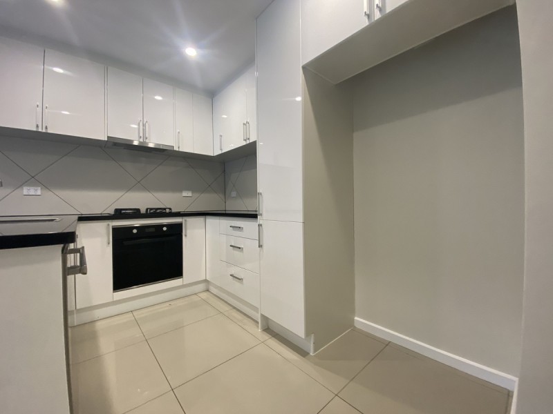 32b Broadwater Crescent, Mawson Lakes SA 5095