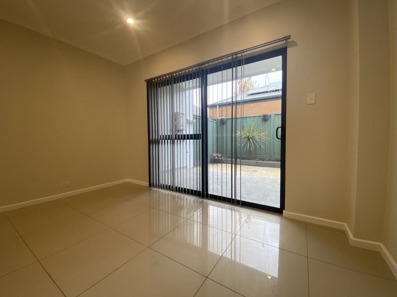 32b Broadwater Crescent, Mawson Lakes SA 5095