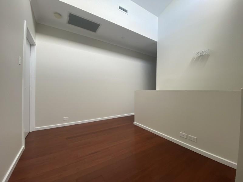 32b Broadwater Crescent, Mawson Lakes SA 5095