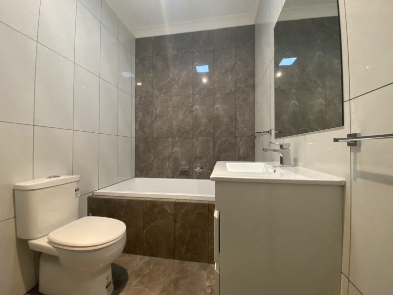 32b Broadwater Crescent, Mawson Lakes SA 5095