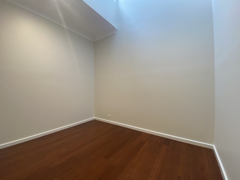 32b Broadwater Crescent, Mawson Lakes SA 5095