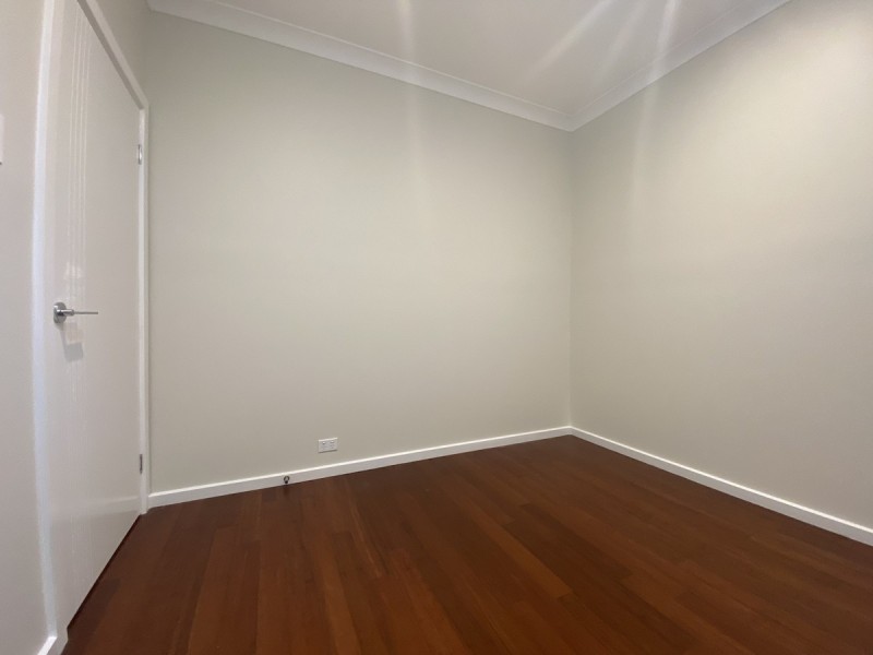 32b Broadwater Crescent, Mawson Lakes SA 5095