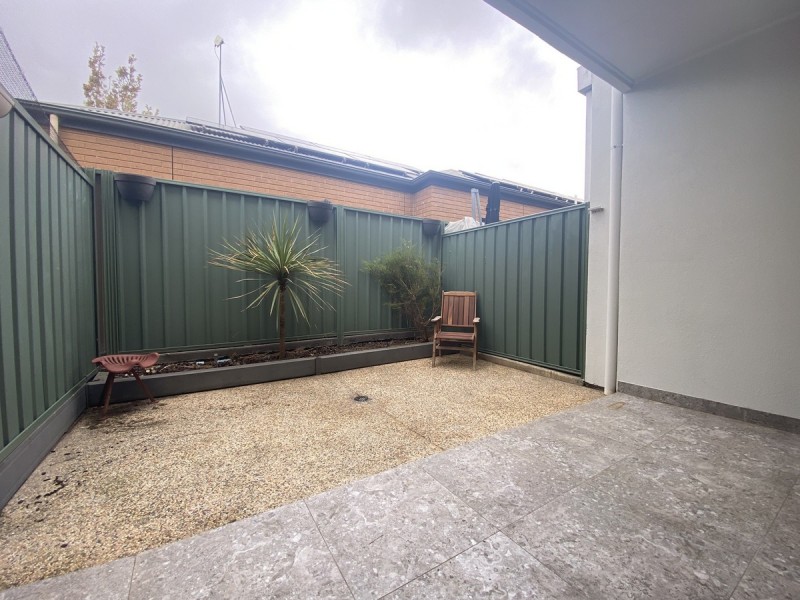 32b Broadwater Crescent, Mawson Lakes SA 5095