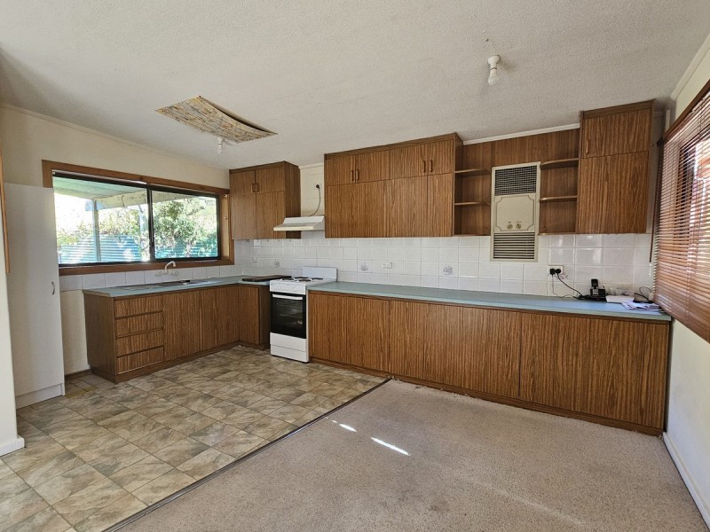 11 Rhus Avenue, Elizabeth Vale SA 5112