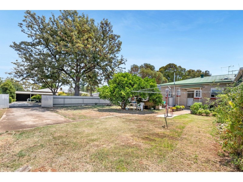 2 Chilmark Street, Elizabeth Vale SA 5112