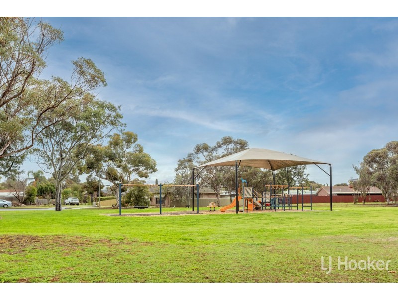 5 Grey Crescent, Evanston Gardens SA 5116