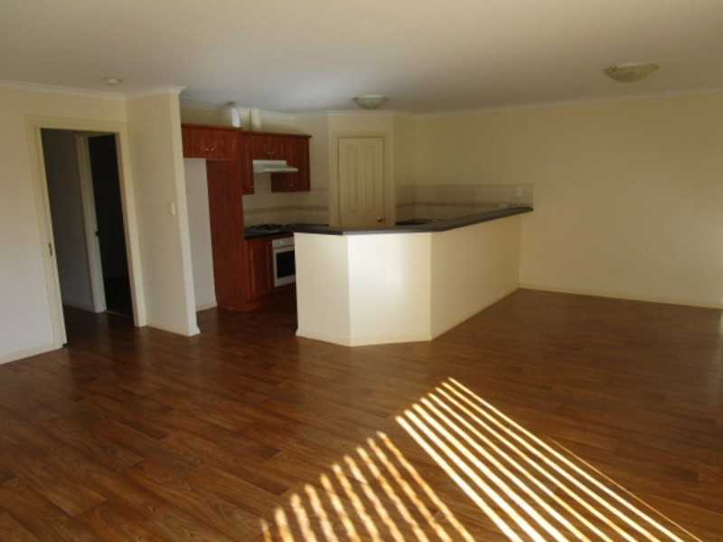 16 Strathmore Avenue, Smithfield SA 5114