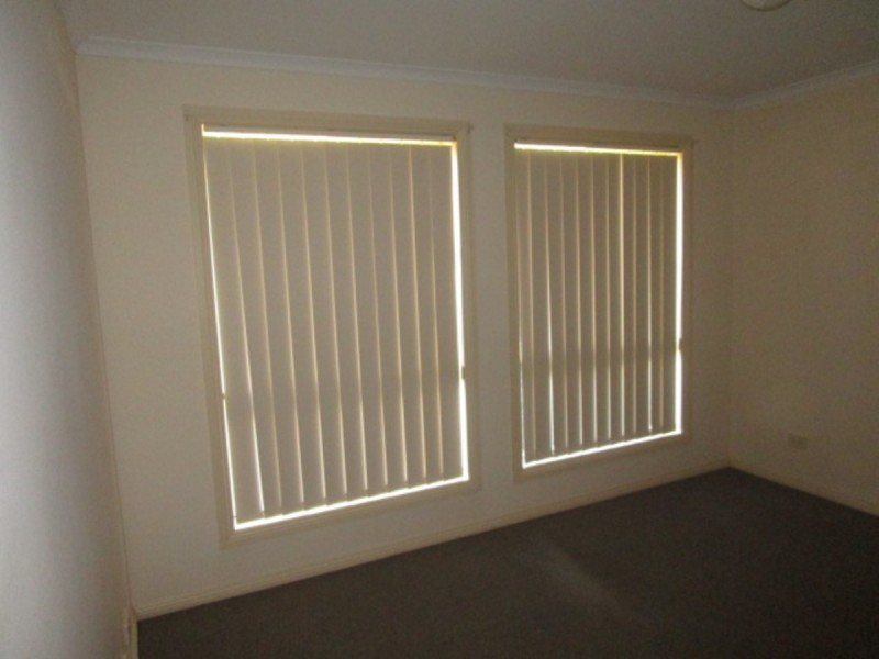 16 Strathmore Avenue, Smithfield SA 5114