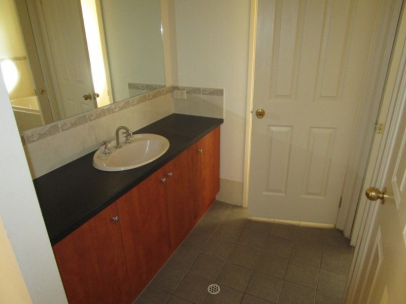 16 Strathmore Avenue, Smithfield SA 5114