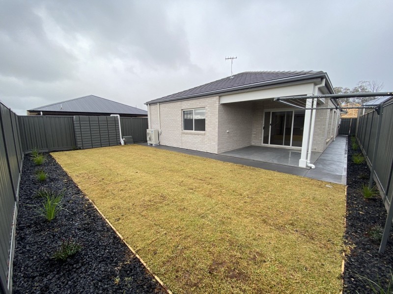 4 Harrow Avenue, Andrews Farm SA 5114