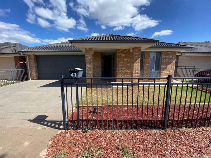 41 Tudor Crescent, Smithfield Plains SA 5114