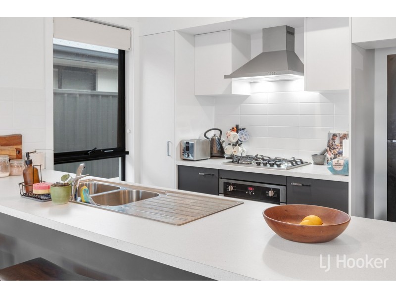 10 Donato Street, Munno Para SA 5115