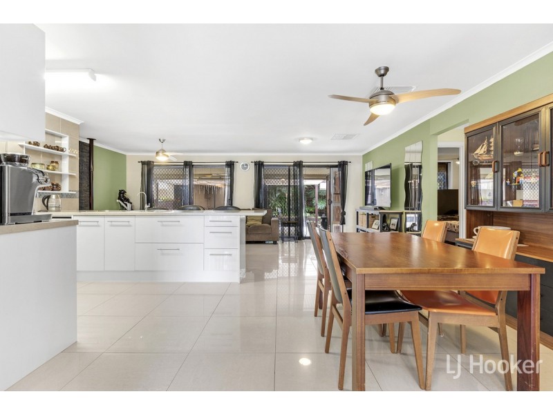 42 Sterling Court, Smithfield Plains SA 5114