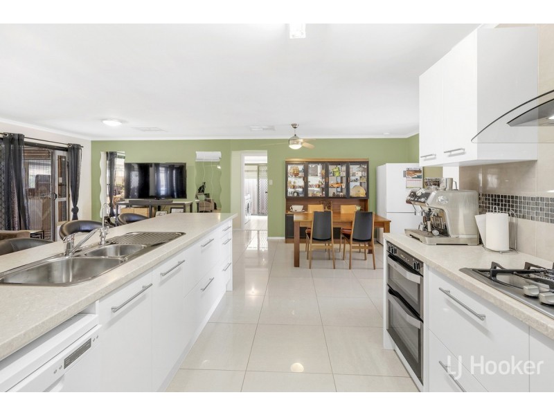 42 Sterling Court, Smithfield Plains SA 5114