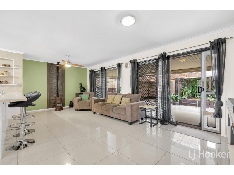 42 Sterling Court, Smithfield Plains SA 5114