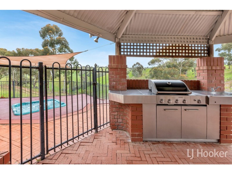 2 Tenafeate Court, Yattalunga SA 5114