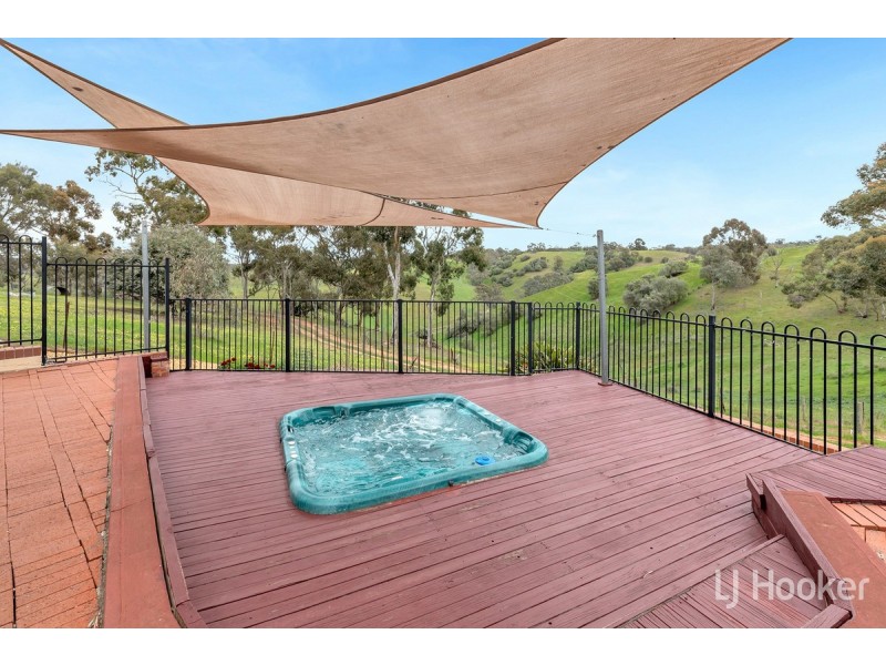 2 Tenafeate Court, Yattalunga SA 5114