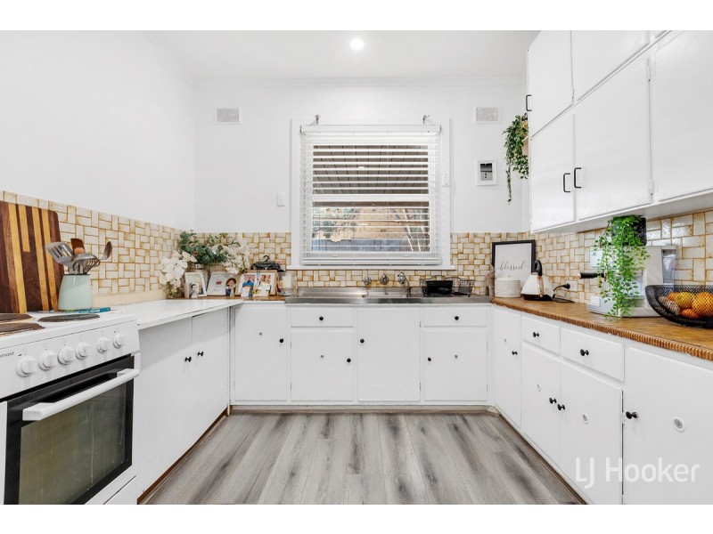 6 Lockerly Street, Elizabeth Vale SA 5112