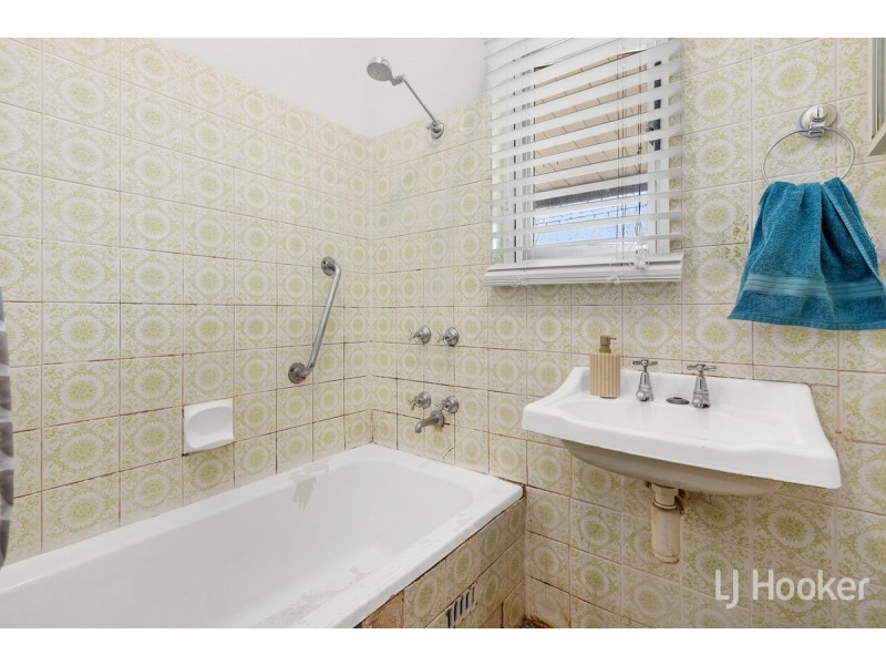 6 Lockerly Street, Elizabeth Vale SA 5112