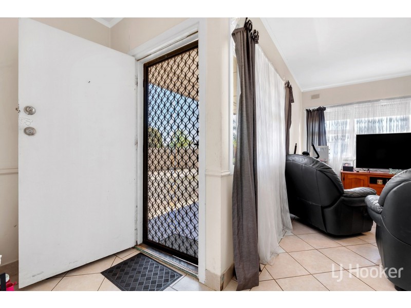6 Robins Street, Elizabeth Downs SA 5113
