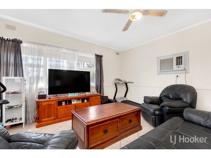 6 Robins Street, Elizabeth Downs SA 5113