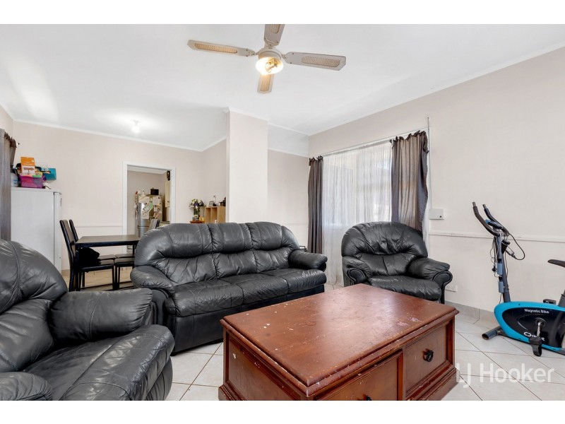 6 Robins Street, Elizabeth Downs SA 5113