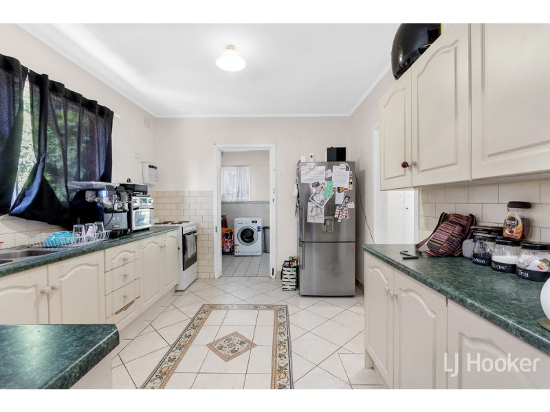 6 Robins Street, Elizabeth Downs SA 5113