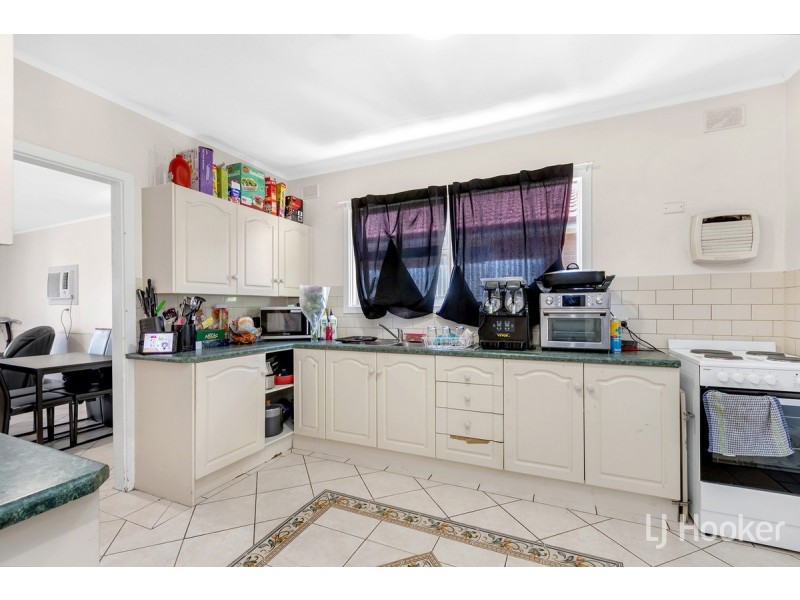 6 Robins Street, Elizabeth Downs SA 5113