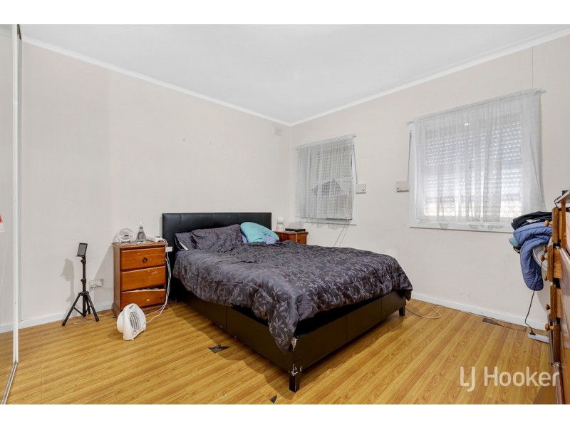 6 Robins Street, Elizabeth Downs SA 5113