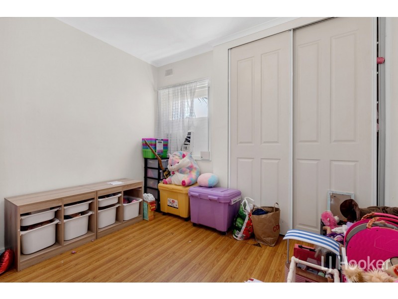 6 Robins Street, Elizabeth Downs SA 5113