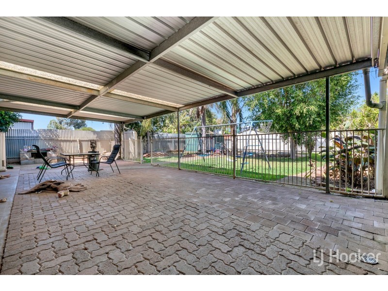 6 Robins Street, Elizabeth Downs SA 5113