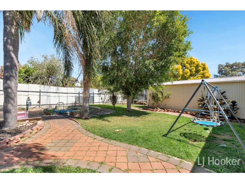 6 Robins Street, Elizabeth Downs SA 5113