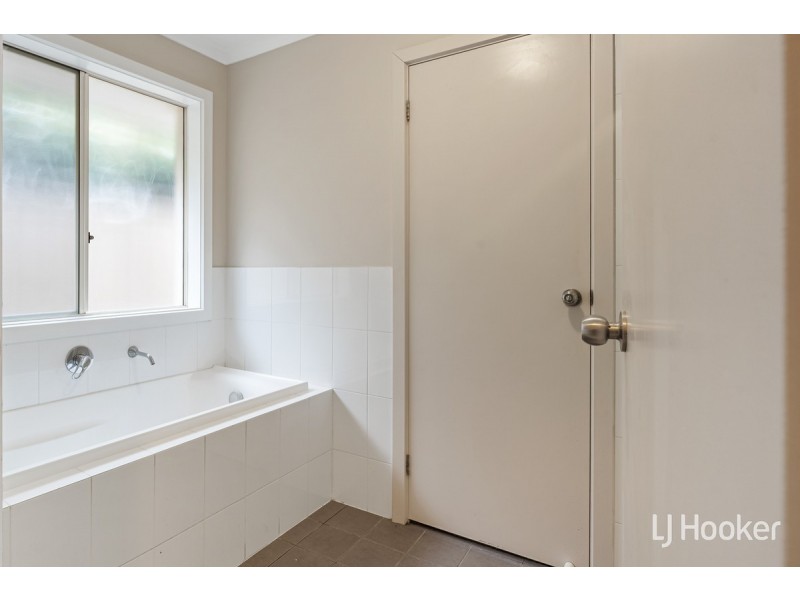 11/12 Dansie Crescent, Brahma Lodge SA 5109