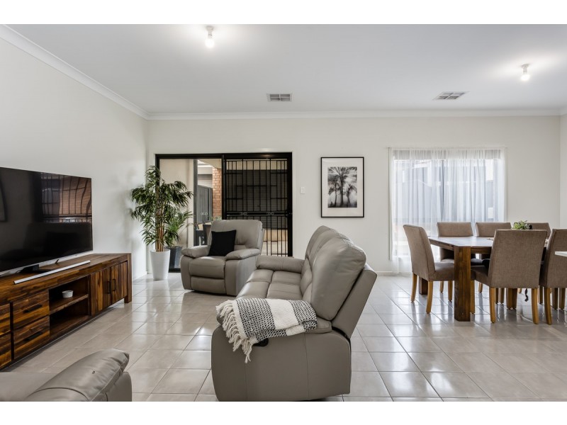 8 Rollings Way, Blakeview SA 5114