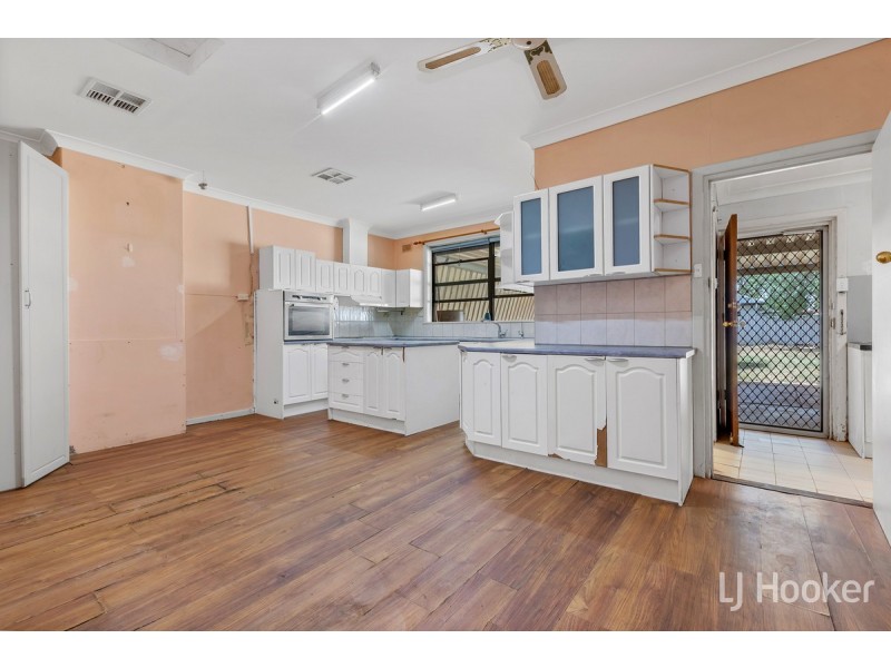 21 Smitham Street, Elizabeth Grove SA 5112