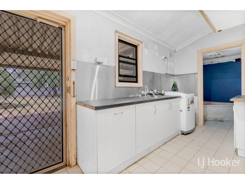 21 Smitham Street, Elizabeth Grove SA 5112