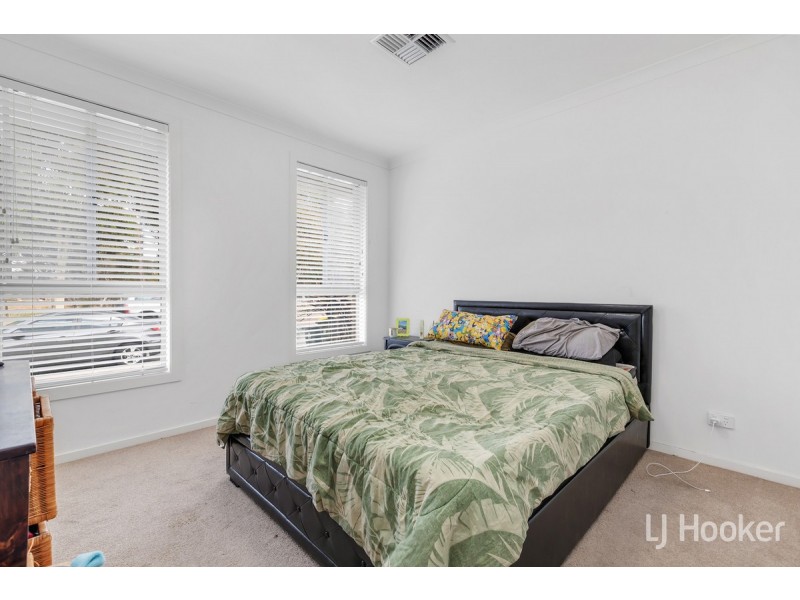 214 President Avenue, Andrews Farm SA 5114