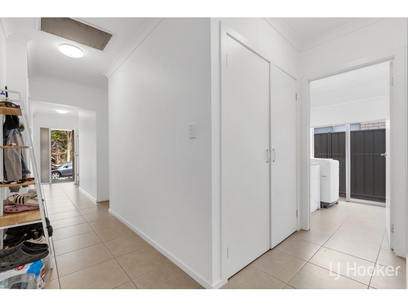 214 President Avenue, Andrews Farm SA 5114